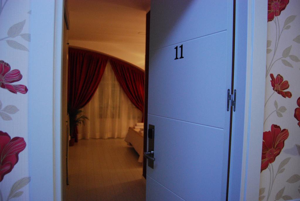 Hostal Petite Maman Madrid Ruang foto